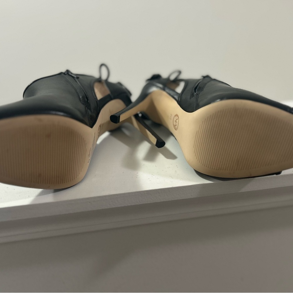 Michael Kors Jennings‎ Low Bootie EUC Size 8 - Picture 4 of 4